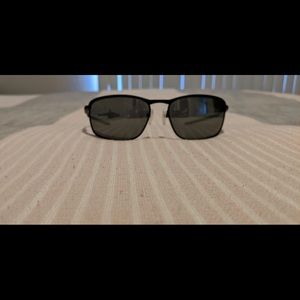 Men”s Oakley polarized sunglasses